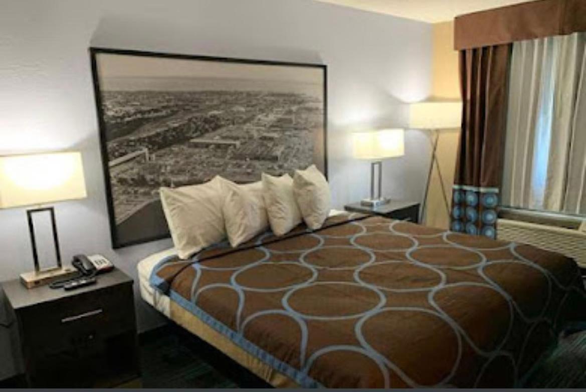 Super 8 by Wyndham Newport News - photo 13