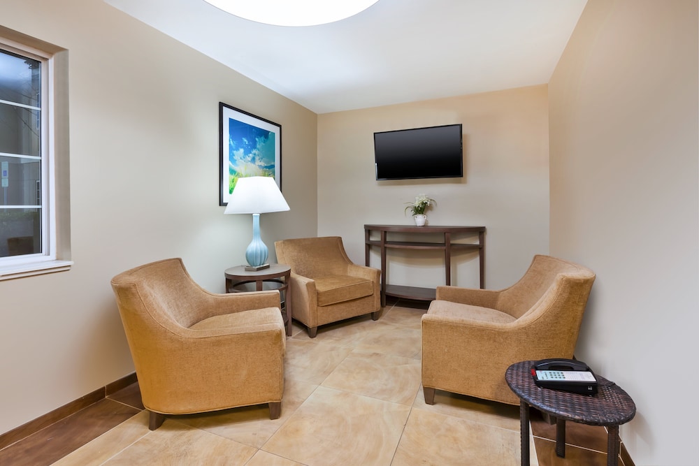 Candlewood Suites Huntersville by IHG - photo 38