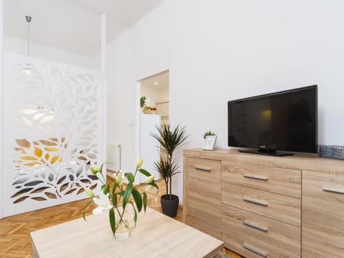 1 Bedroom Apartment Starowiślna 54 — 4-Star Luxury Hotel in Krakow, Poland