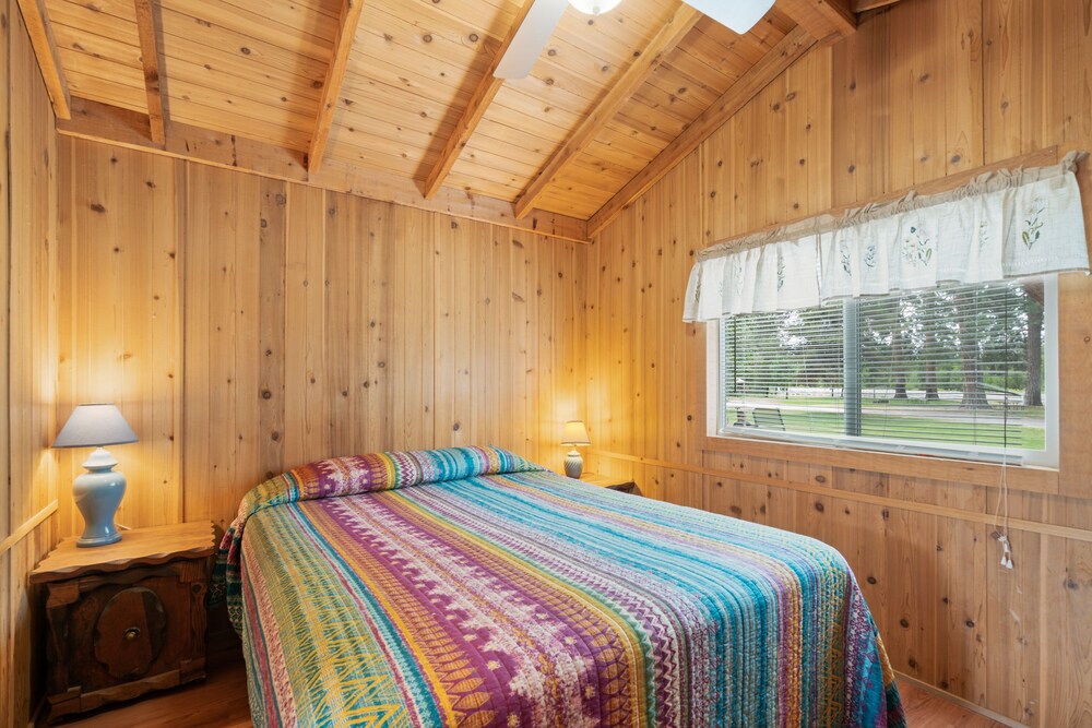 Crater Lake Resort - photo 9