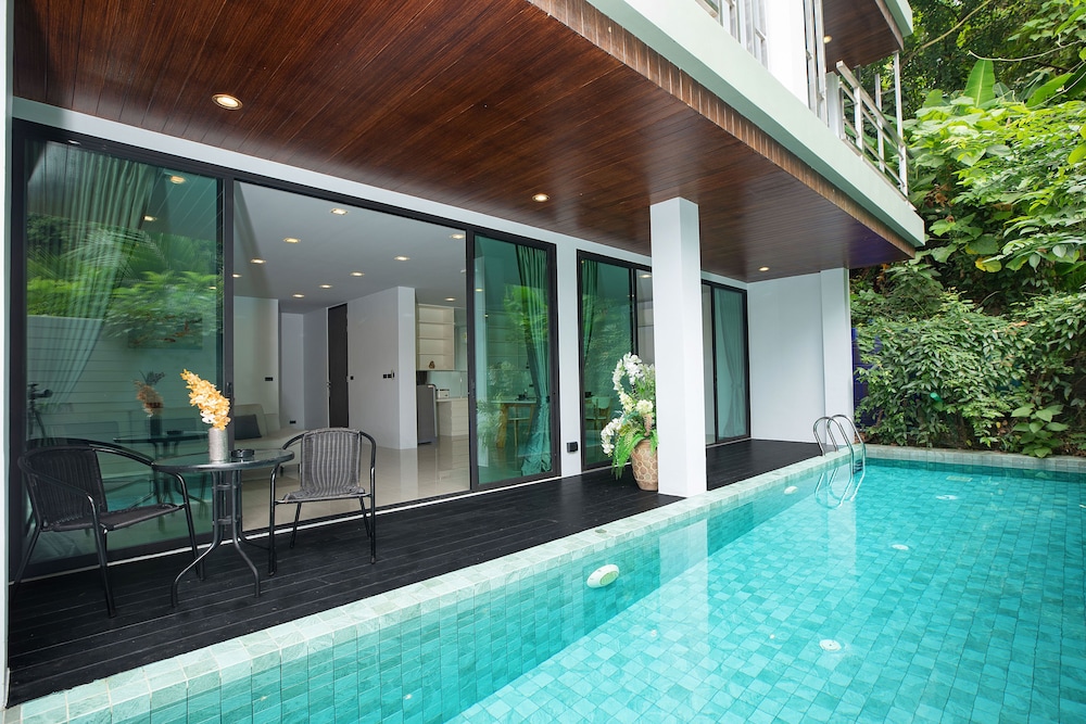 4BR Villa B5 with Pool Vibrant Life at Kata Beach UTK5 — 4-Star Luxury Hotel in Phuket, Thailand