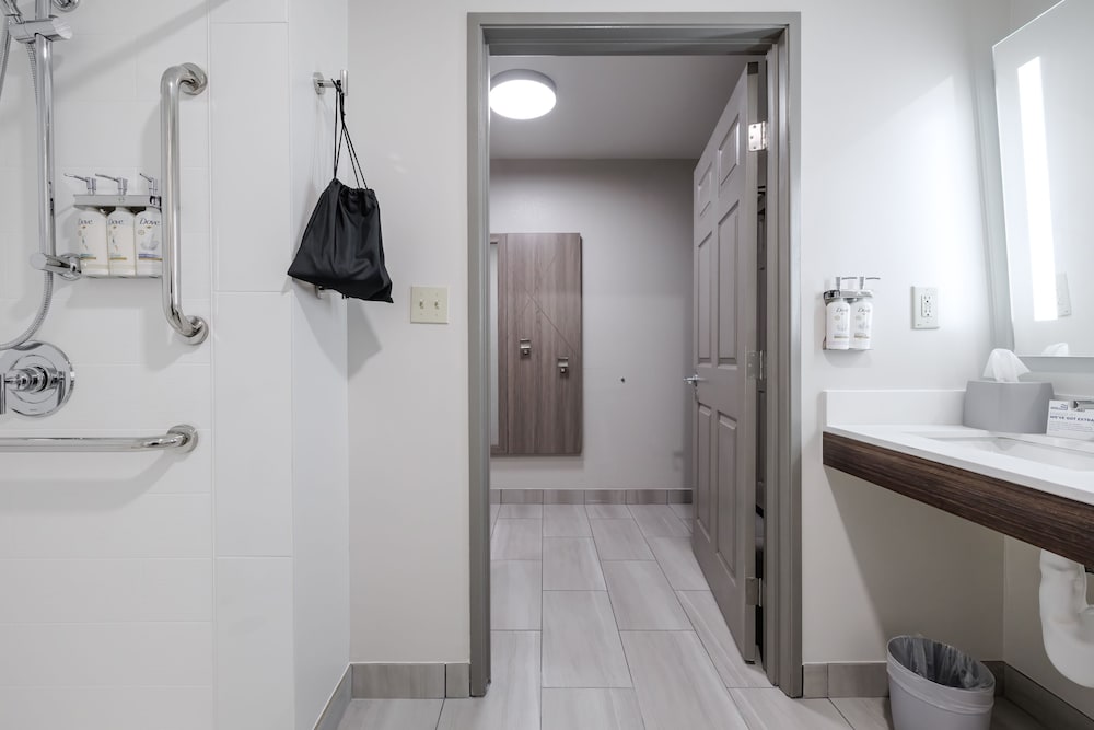Holiday Inn Express & Suites Zion by IHG - photo 27