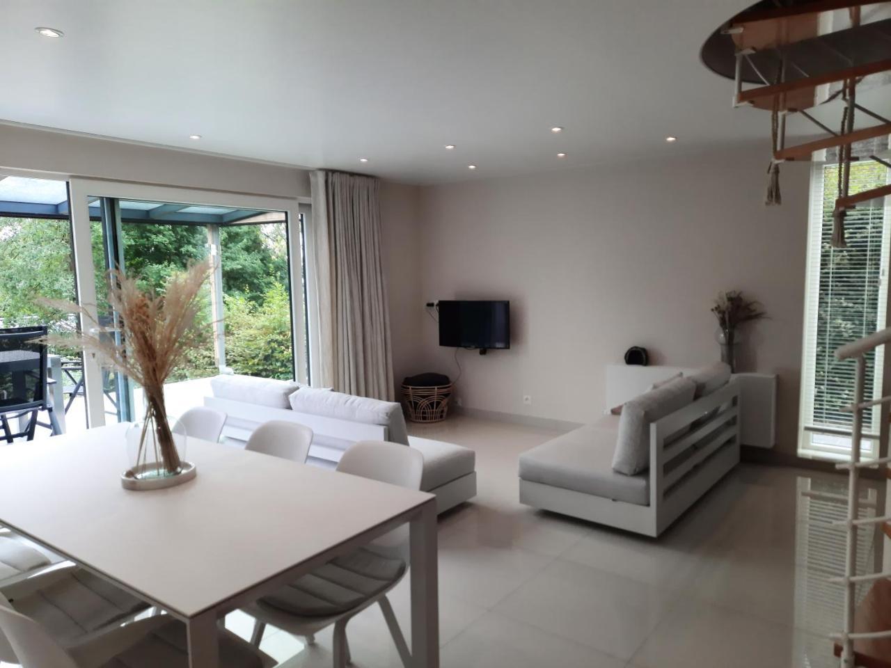 Holiday Home Mooi Gemmenich — 4-Star Luxury Hotel in Plombieres, Belgium