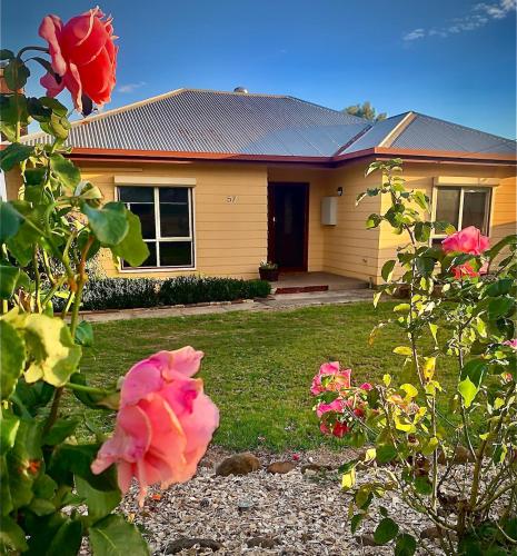 Rose Garden Retreat — Timboon