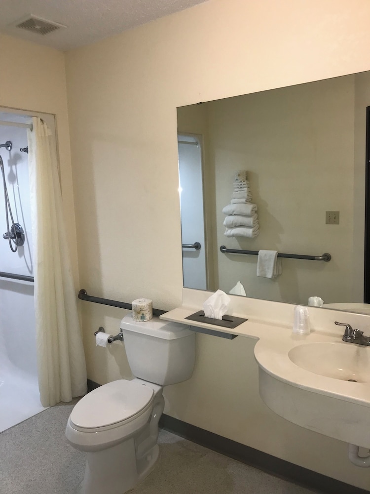 Chadron Inn & Suites - photo 15
