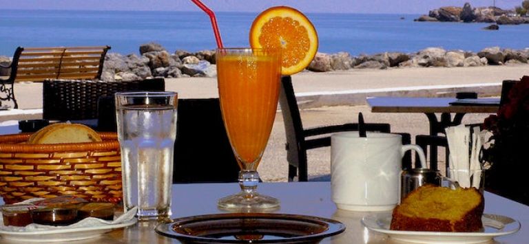 Scorpios Family Rooms in Palaiochora, Greece