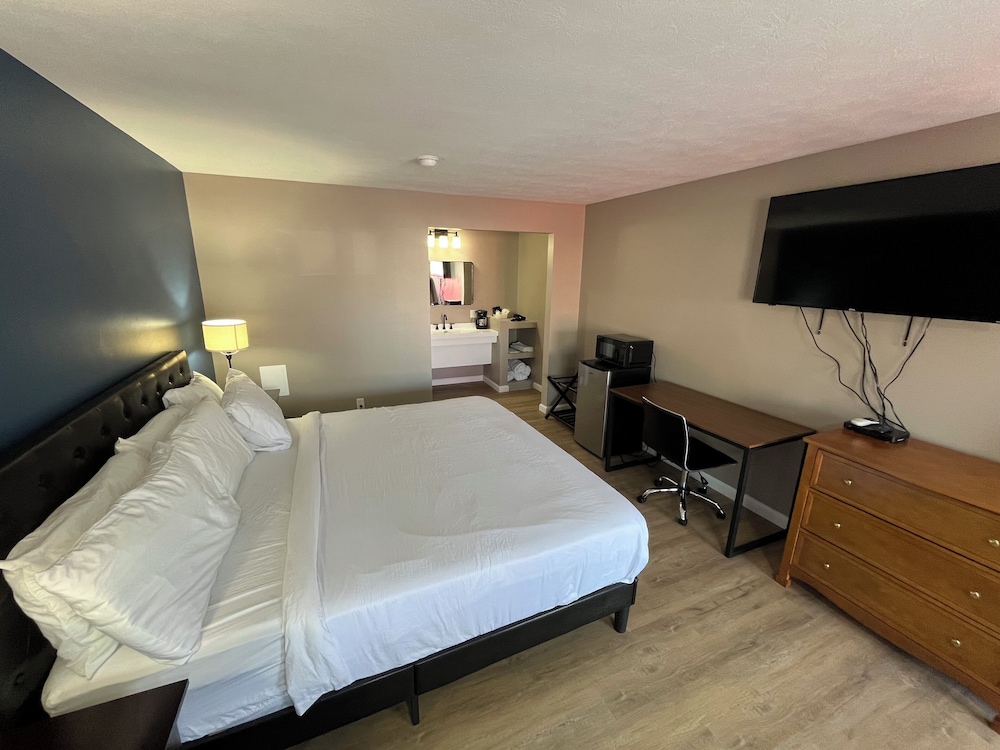 Valley Inn and Suites - photo 35
