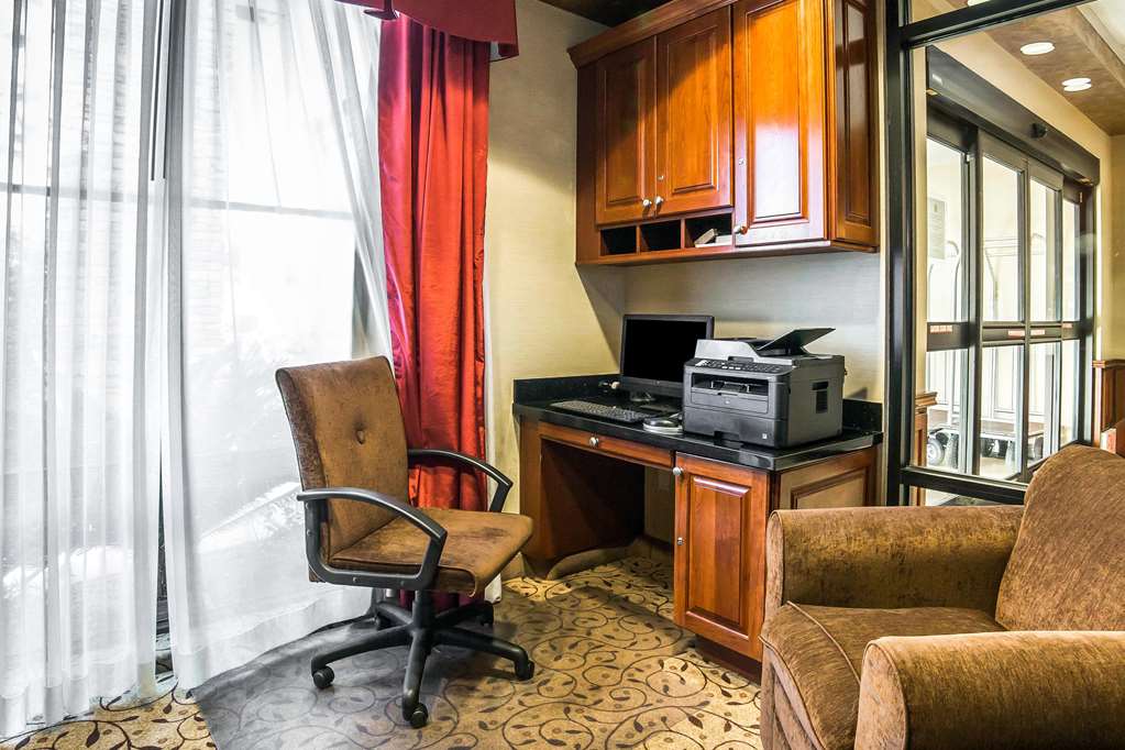Comfort Inn & Suites Henderson Las Vegas - photo 35