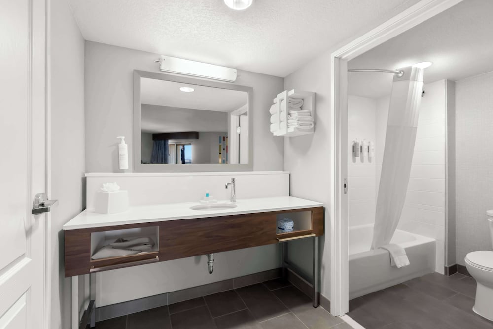 Hampton Inn & Suites Phoenix Gilbert - photo 38
