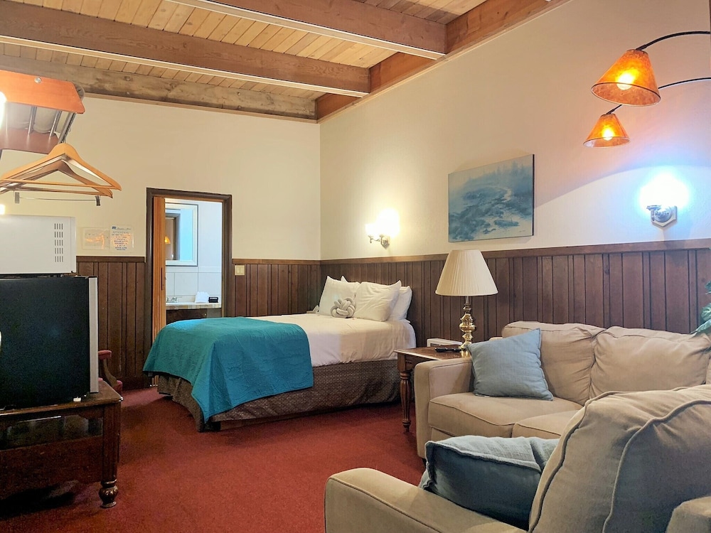 Breakers Boutique Inn - photo 45