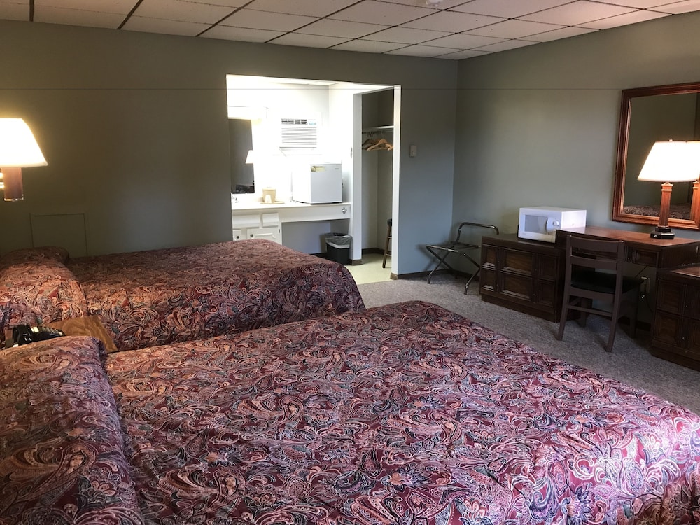 Colonial Hotel Motel - photo 17