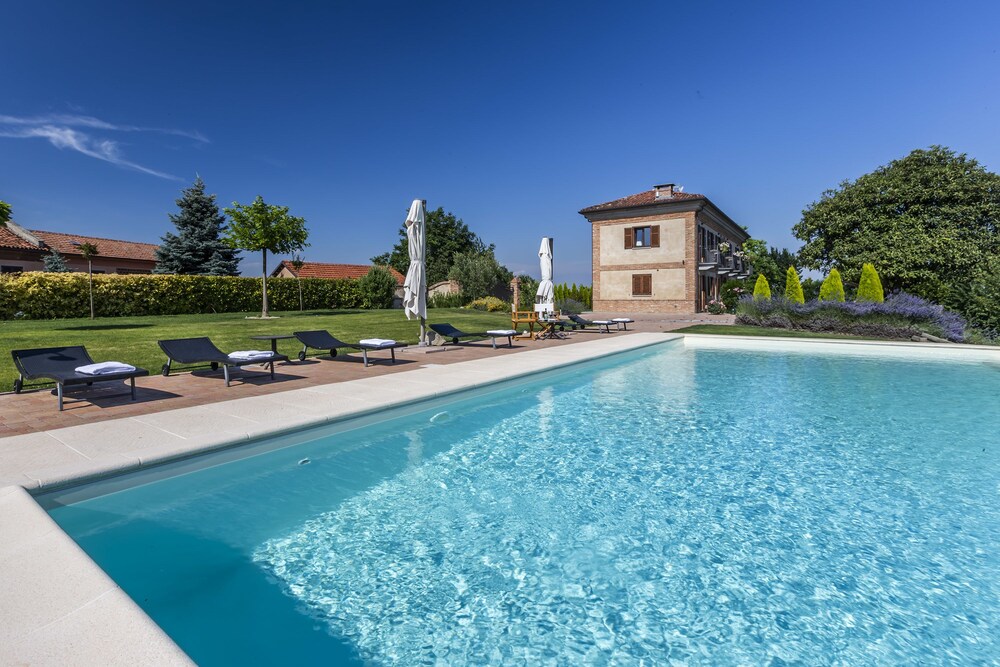 Alta Villa The Countryhouse — 4-Star Luxury Hotel in Turin, Italy