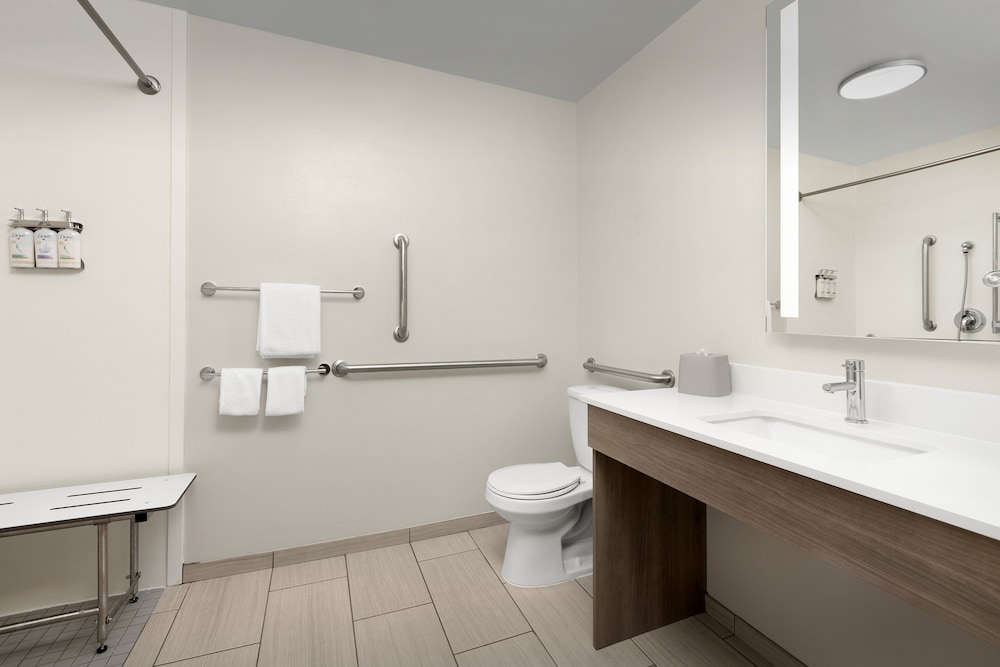 Holiday Inn Express Hotel & Suites Greensboro Airport Area by IHG - photo 22