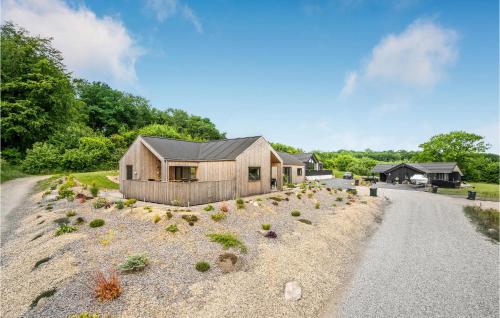 4 Bedroom Stunning Home In Sjølund — 5-Star Luxury Hotel in None, Denmark