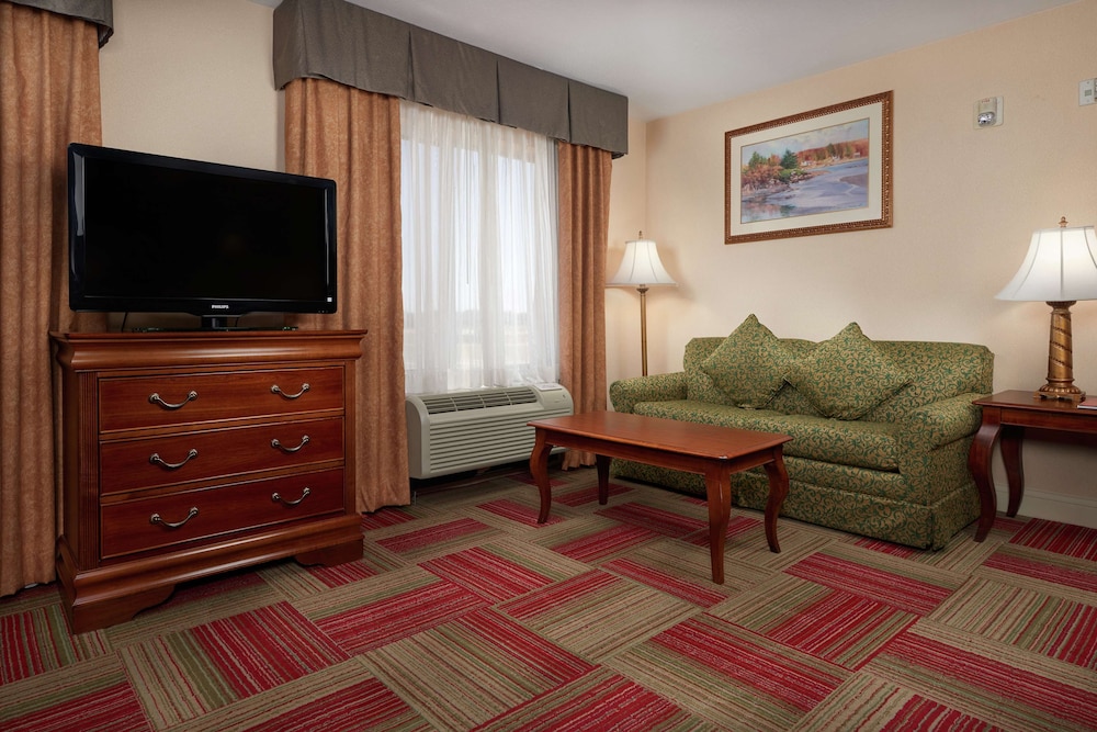 Hampton Inn & Suites Roswell - photo 21