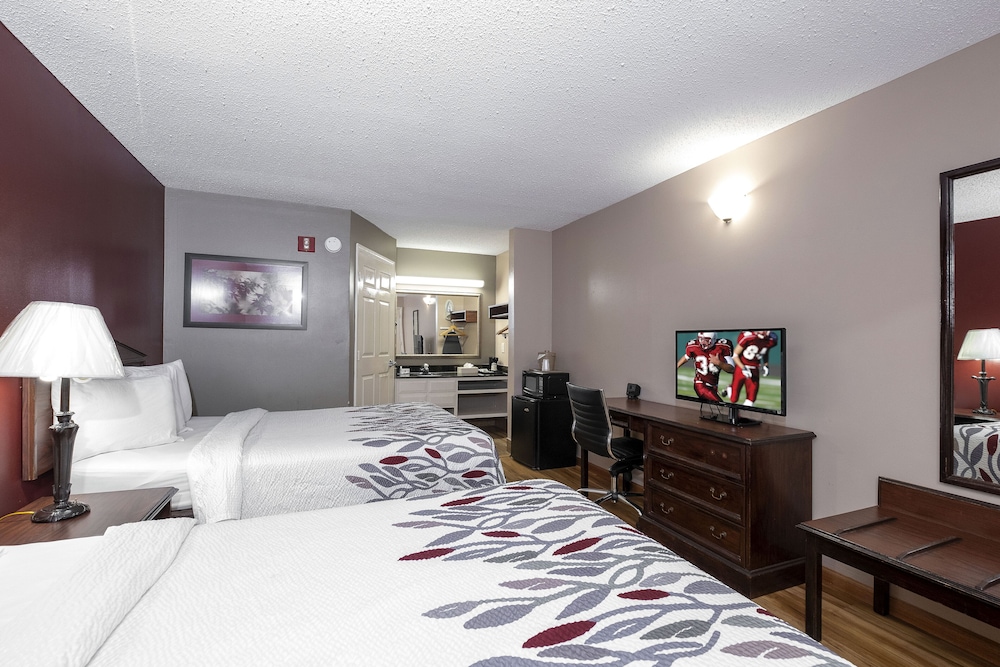 Red Roof Inn & Suites Wilson - photo 23