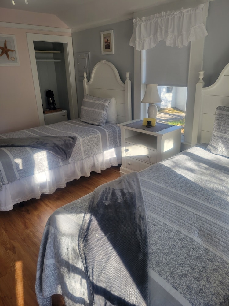 2 River Road Inn & Cottages - photo 7