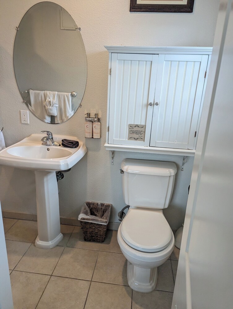 Capitola Hotel - photo 52