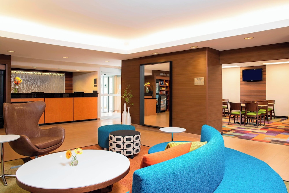 Fairfield Inn & Suites by Marriott Bloomington - photo 3