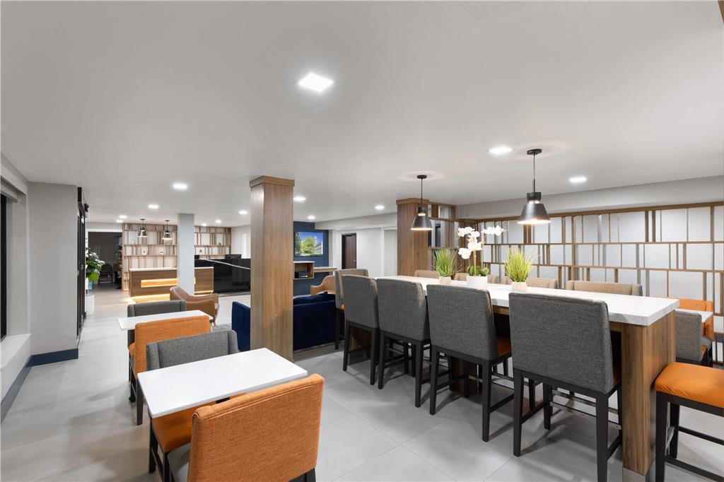 La Quinta Inn & Suites by Wyndham Springdale - photo 7