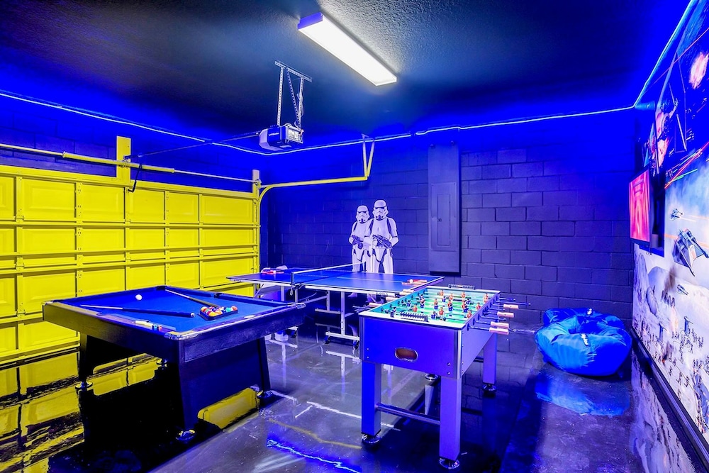 8BR Resort Home with Games Room and BBQ - photo 7
