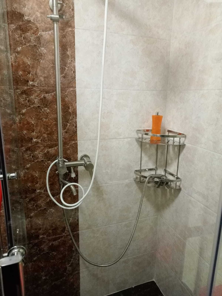 Lux Suites Dennis Pritt studio Apartments Kilimani