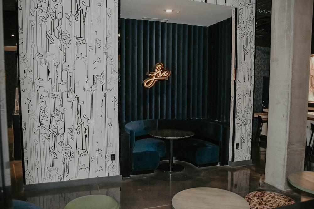 Aloft Omaha West - photo 3