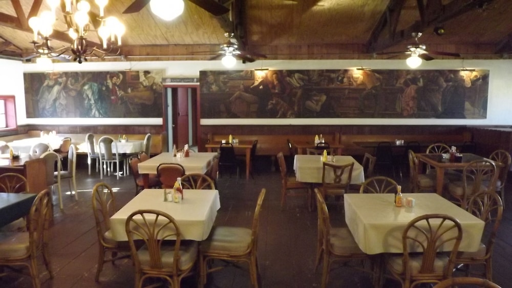 Shep's Miners Inn - photo 31