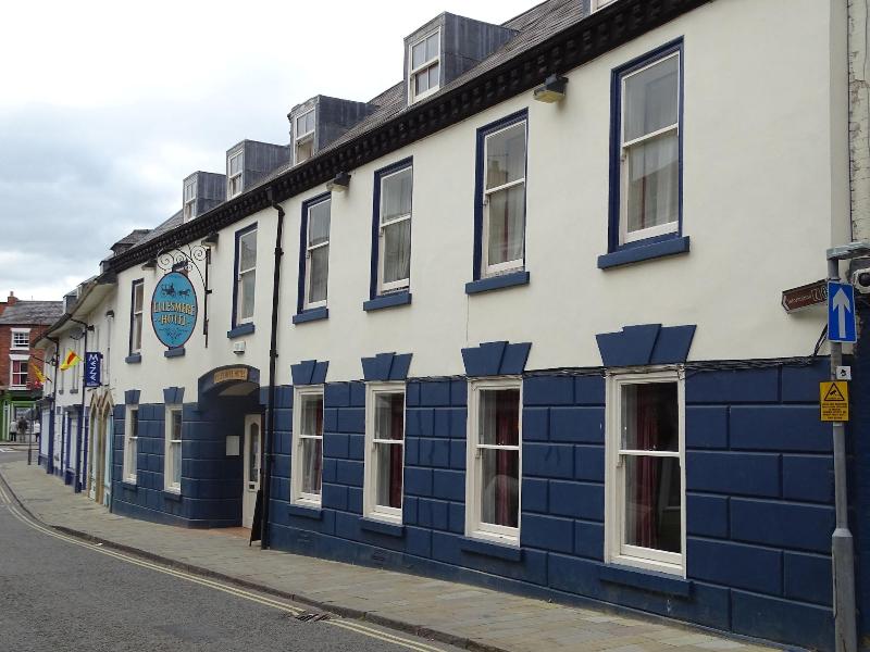 Ellesmere Hotel in Ellesmere, United Kingdom