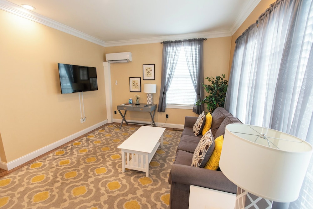 Howard's Creek Inn - photo 29