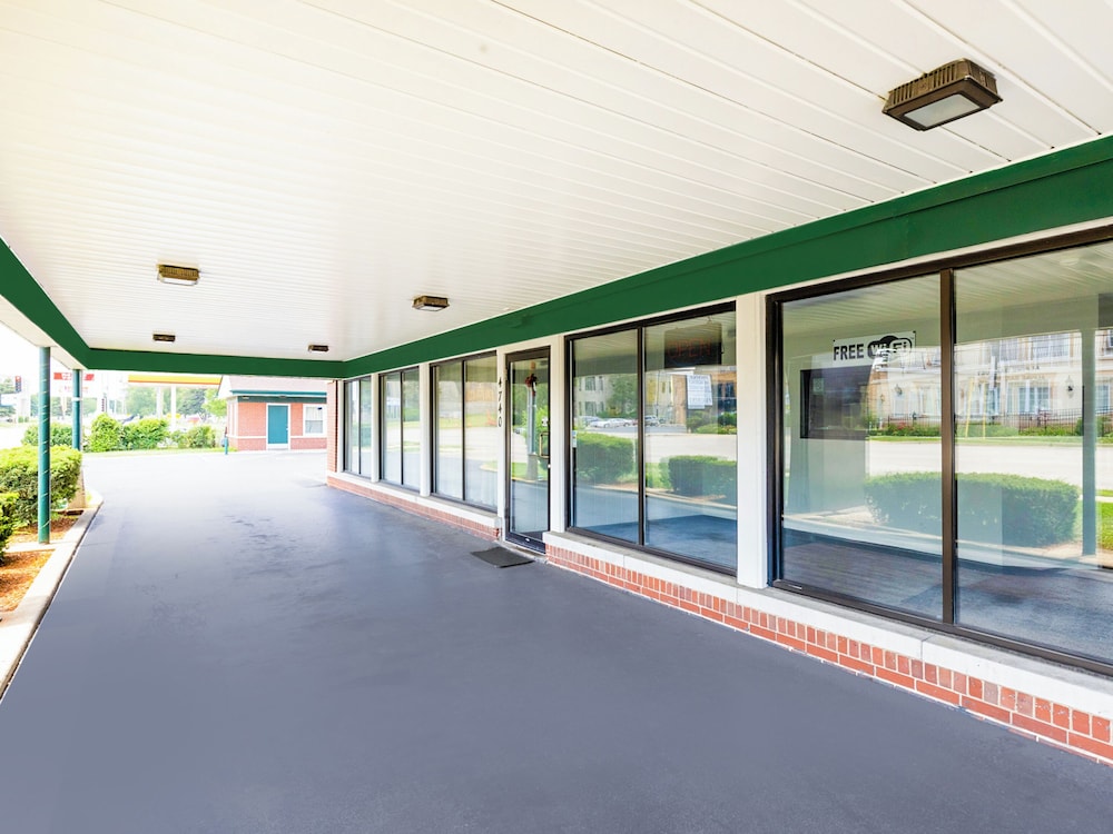 Manor Motel Near Oak Brook Chicago Westchester - featured photo
