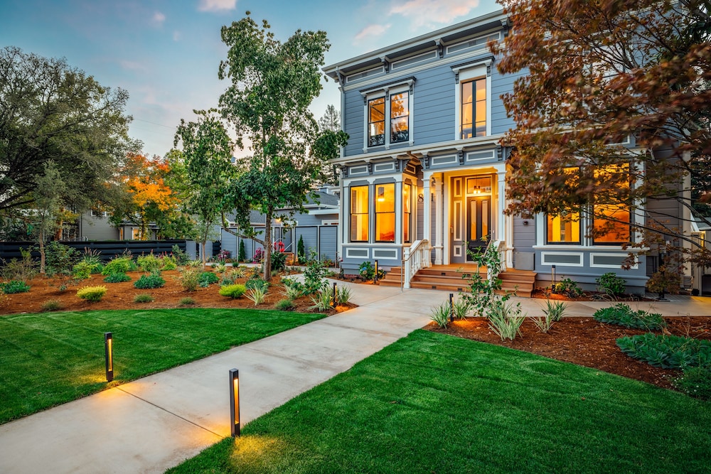 The Ruse - carbon neutral hotel in Healdsburg