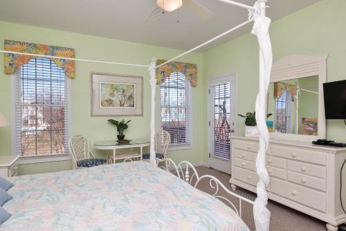 A Bit O'Heaven by Oak Island Accommodations - photo 32