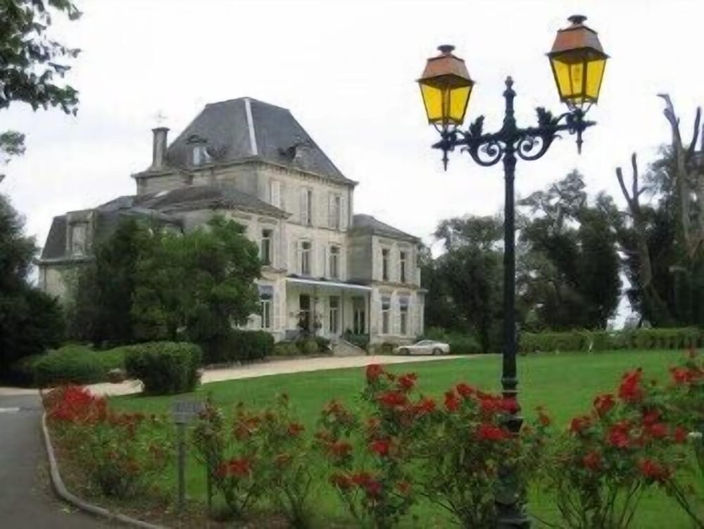 Hotel Domaine du Breuil - carbon neutral hotel in Cognac