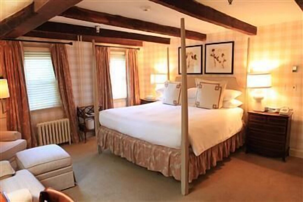 Three Village Inn - photo 4