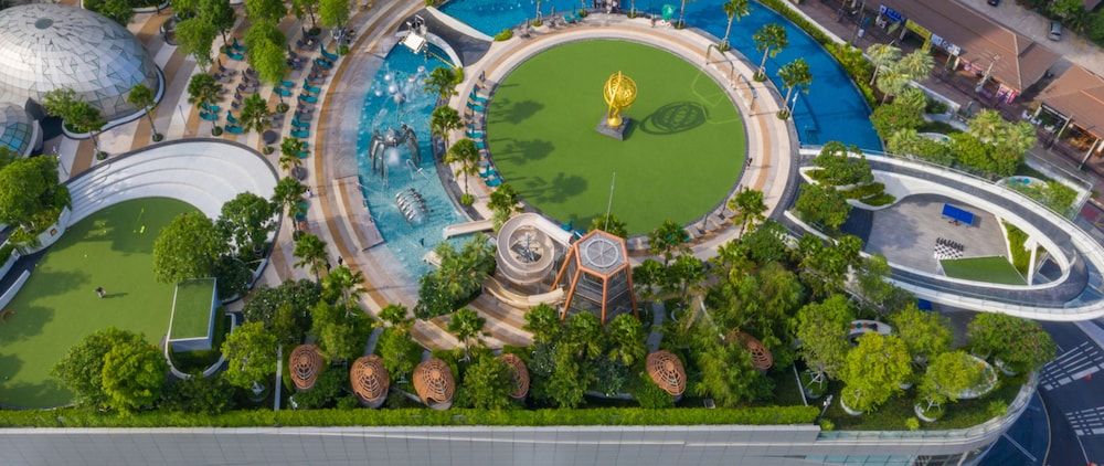 Grande Centre Point Pattaya — 5-Star Luxury Hotel in Pattaya, Thailand