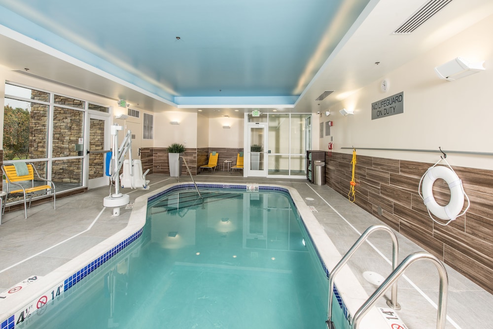 Fairfield by Marriott Inn & Suites Plymouth White Mountains - photo 34