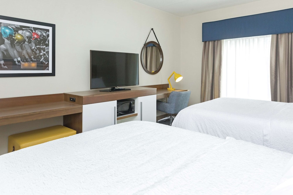Hampton Inn & Suites Morgantown University Town Centre - photo 13