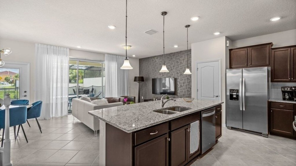 Fun For The Whole Family Townhome At Solterra Resort 5 Bedroom Townhouse by Redawning - featured photo