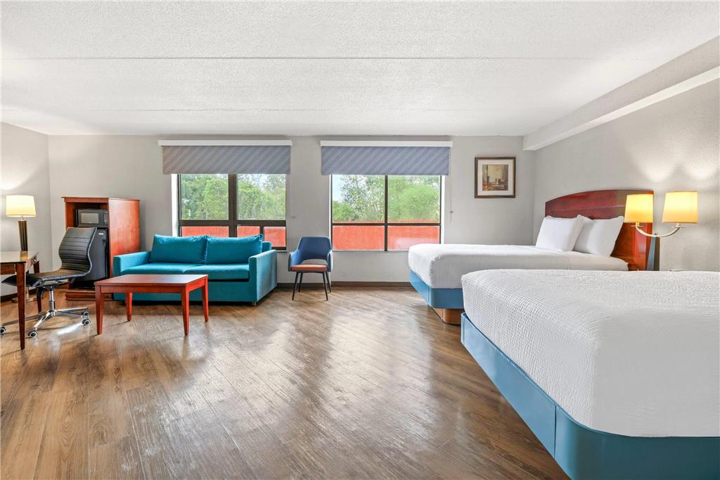 Days Inn by Wyndham Utica - photo 27