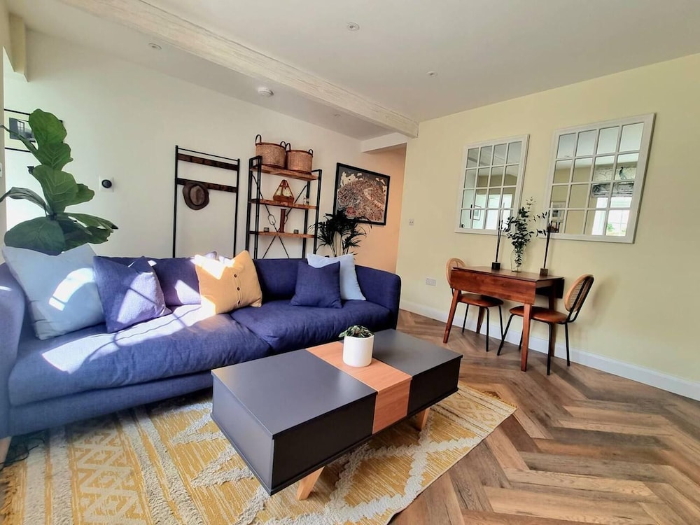 Spacious & Renovated 1 bed Garden Flat in London — 4-Star Luxury Hotel in London, United Kingdom
