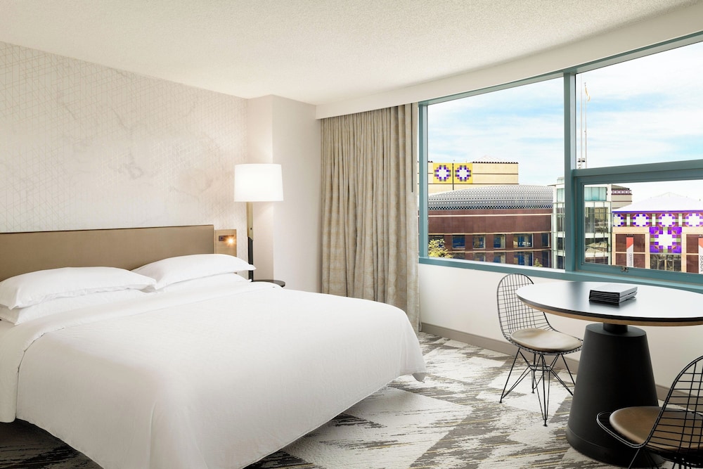 Sheraton Cerritos Hotel - photo 16