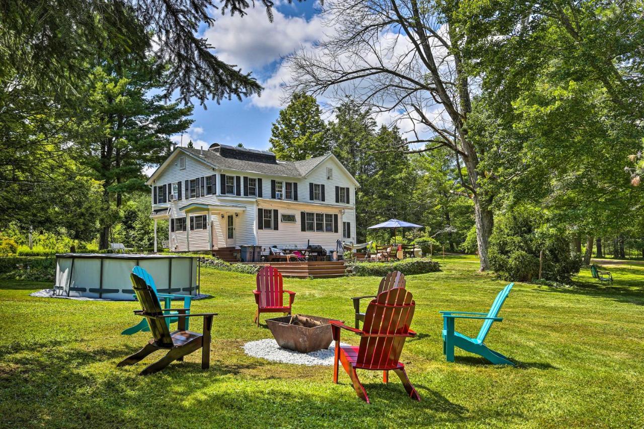 Game Room And Yard Greentown Home Near State Park — 4-Star Luxury Hotel in Greentown, United States