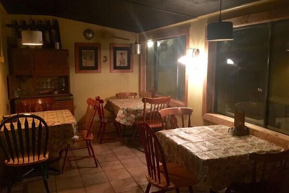 Dusty Boots Motel & Cafe - photo 56