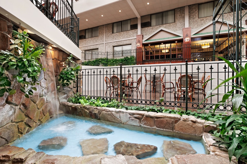 Days Inn by Wyndham Penn State - photo 4