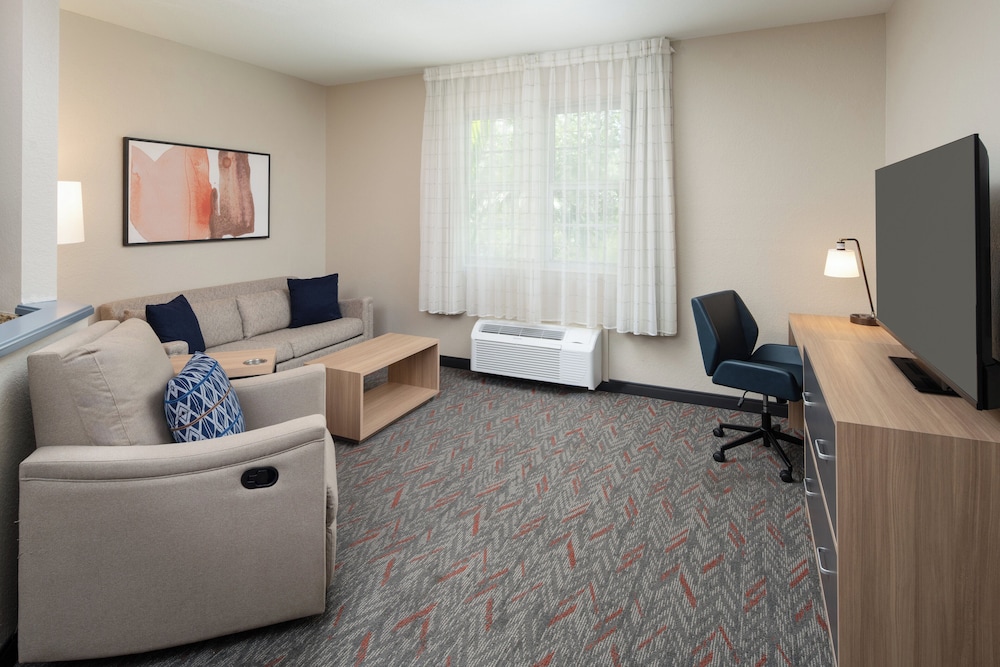 Candlewood Suites Miami Lakes by IHG - photo 15