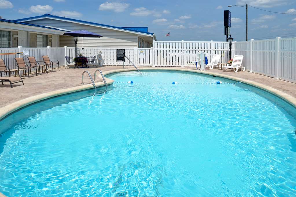 Americas Best Value Inn & Suites St. Clairsville Wheeling - photo 30