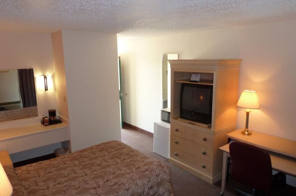The Hastings Inn Parsons - photo 3