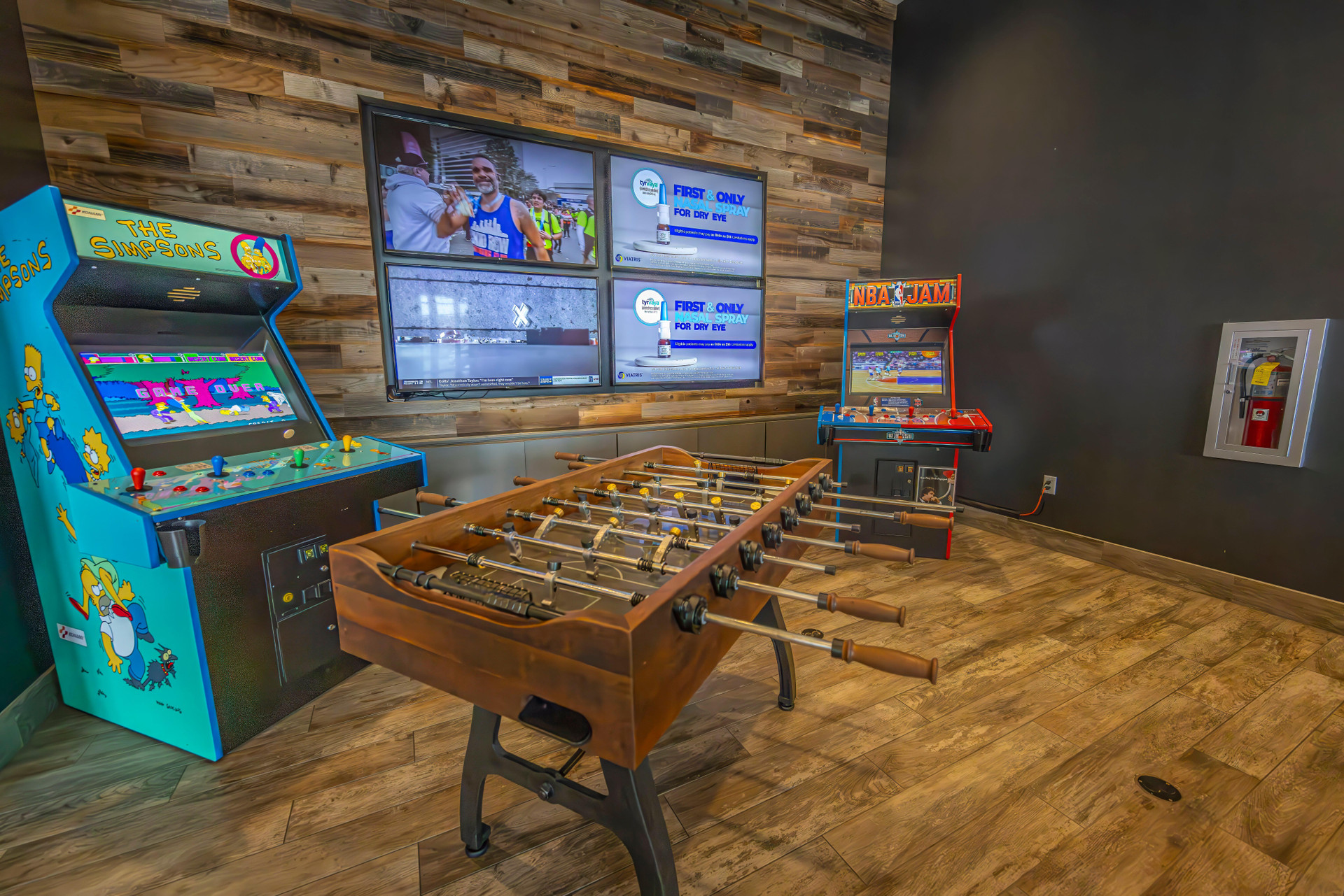 Holiday Inn & Suites Nashville Downtown Broadway by IHG - photo 2