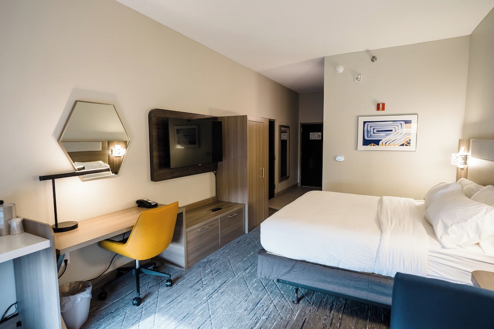 Holiday Inn Express & Suites Knoxville North I 75 Exit 112 by IHG - photo 32